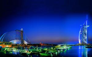 Jumeirah-Beach-Hotel-And-Burj-Al-Ara-Dubai-900x1440[1]