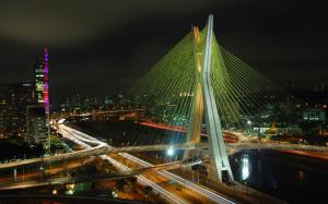 Octavio-Frias-de-Oliveira-Bridge-900x1440[1]